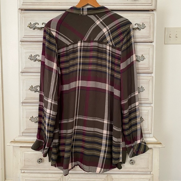 Motherhood Maternity Olive Plaid Button Shirt - Picture 2 of 3